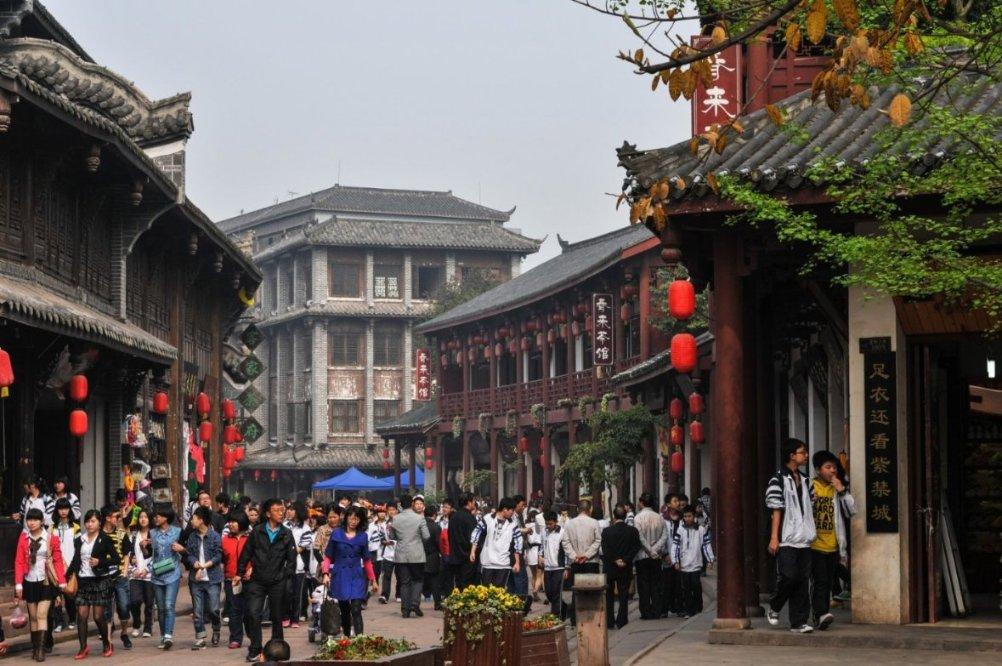 探讨交流,欢迎来到网贷逾期催后,催收人员爆通讯录的行为是否违法?